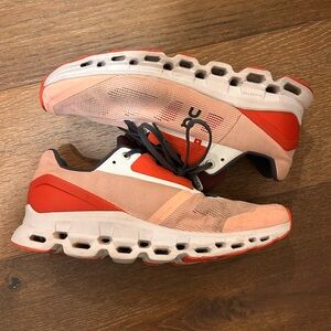 On Cloud Stratus Running Shoe